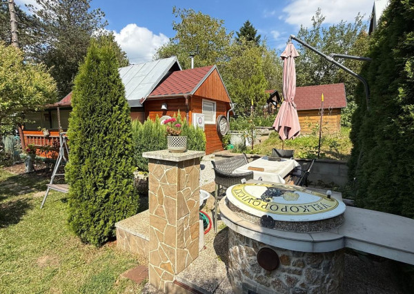 Záhrada a chatka blízko mesta, ul. Brusnicová, Ťahanovce