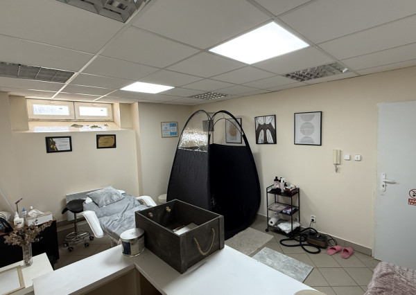 Na prenájom priestor 17 m2 blízko centra, OC Aupark