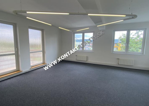 Kancelársky priestor 200 m2, balkón, parkovacie miesta