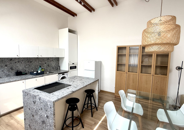 Na prenájom 2 izb. byt 60 m2 na ul. Kováčska, Staré mesto Košice