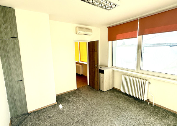 Kancelária 23 m2, Južná trieda, Juh, administratívne priestory