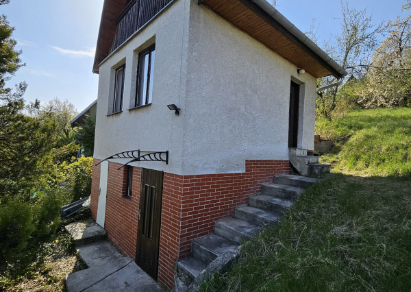 3-podlažná murovaná chata v obci Svinica
