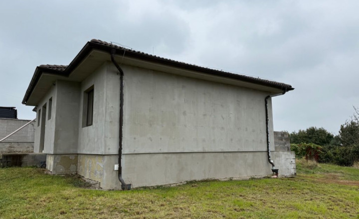 RD obec Zemplínska Teplica, okr. Trebišov, Košický Kraj - fotografia 2