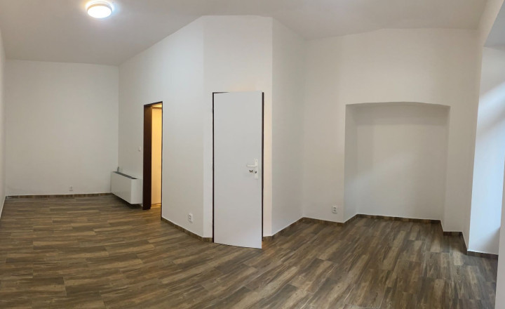 Obchodný / kancelársky pr., 27 m2 ul. Masiarska - Hlavná, pasáž Valentína - fotografia 2