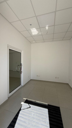 Obchodný priestor 72 m2, ul. Fejova, Juh blízko OC Aupark - fotografia 3