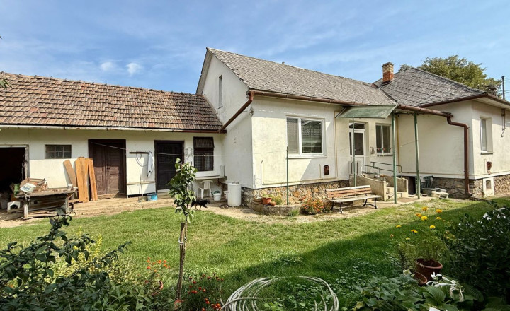 Rodinný dom 3 izb. 110m2, pozemom 1208m2, Čečejovce - fotografia 1
