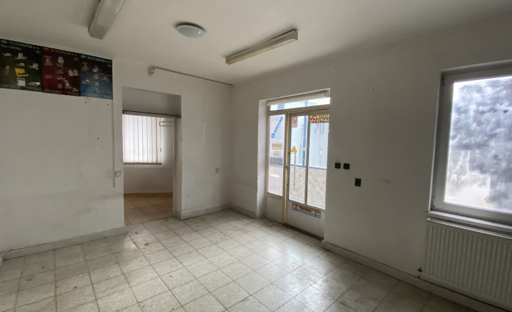 Obchodný priestor alebo suchý sklad 59 m2, Južná trieda - fotografia 3