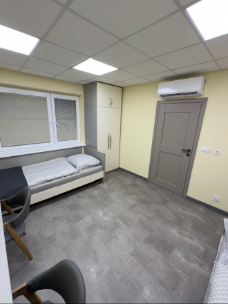 Prenájom zrekonštruovaného RD pre firmu, 4 x 2 posteľové izby, parkovanie - fotografia 4