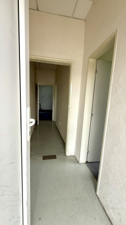Obchodný priestor, sklad, výrobná dielňa 294 m2 (rampa s nájazdom) - fotografia 7
