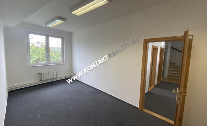 Kancelársky priestor 200 m2, balkón, parkovacie miesta - fotografia 1