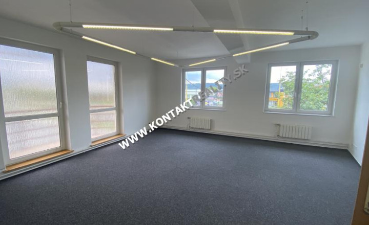 Kancelársky priestor 200 m2, balkón, parkovacie miesta