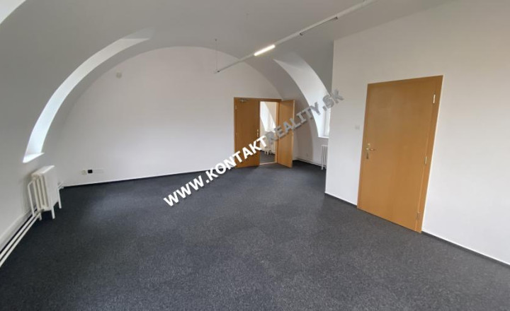 Kancelársky priestor 200 m2, balkón, parkovacie miesta - fotografia 9