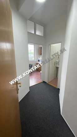 Kancelársky priestor 200 m2, balkón, parkovacie miesta - fotografia 6