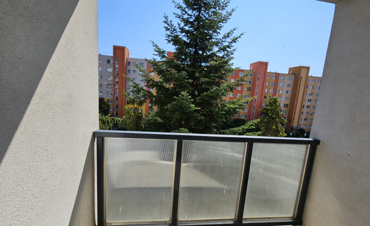 Na predaj 1 izb. byt v tichej lokalite KVP, Titogradská ulica - fotografia 5