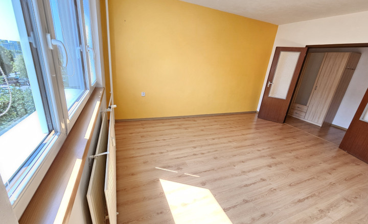 Na predaj 1 izb. byt v tichej lokalite KVP, Titogradská ulica - fotografia 3