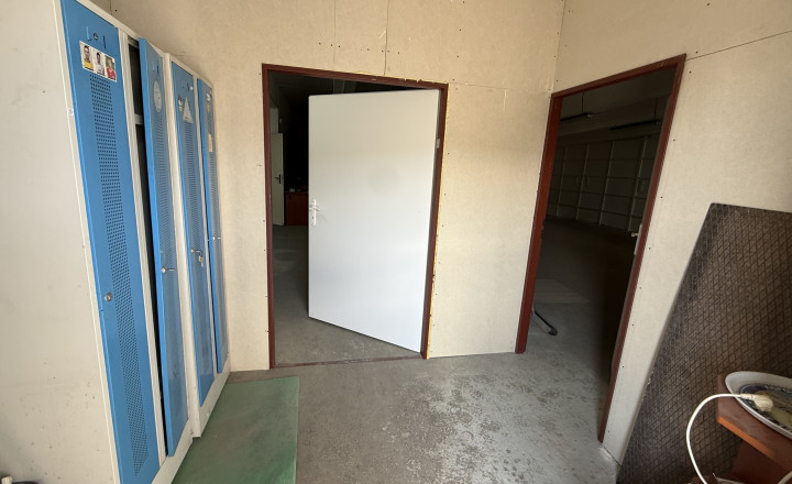 Murovaný sklad 77 m2, plus rampa - fotografia 1