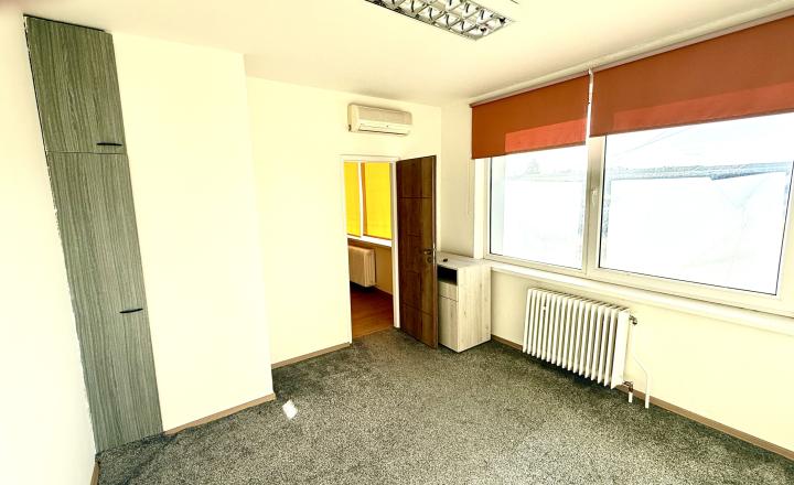 Kancelária 23 m2, Južná trieda, Juh, administratívne priestory