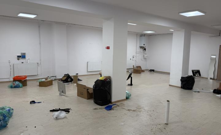 Sklad, obchodný priestor 160m2, prístrešok/sklad 32 m2, MČ JUH - fotografia 3