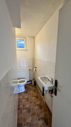 Na prenájom obchodný priestor 55 m2 na prízemí, ul. Jantárová - fotografia 5