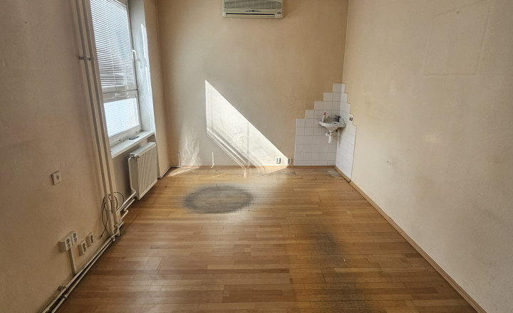 Predaj kancelárie – Štúrova 10/20 - fotografia 3