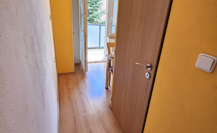 Na predaj 1 izb. byt v tichej lokalite KVP, Titogradská ulica - fotografia 8